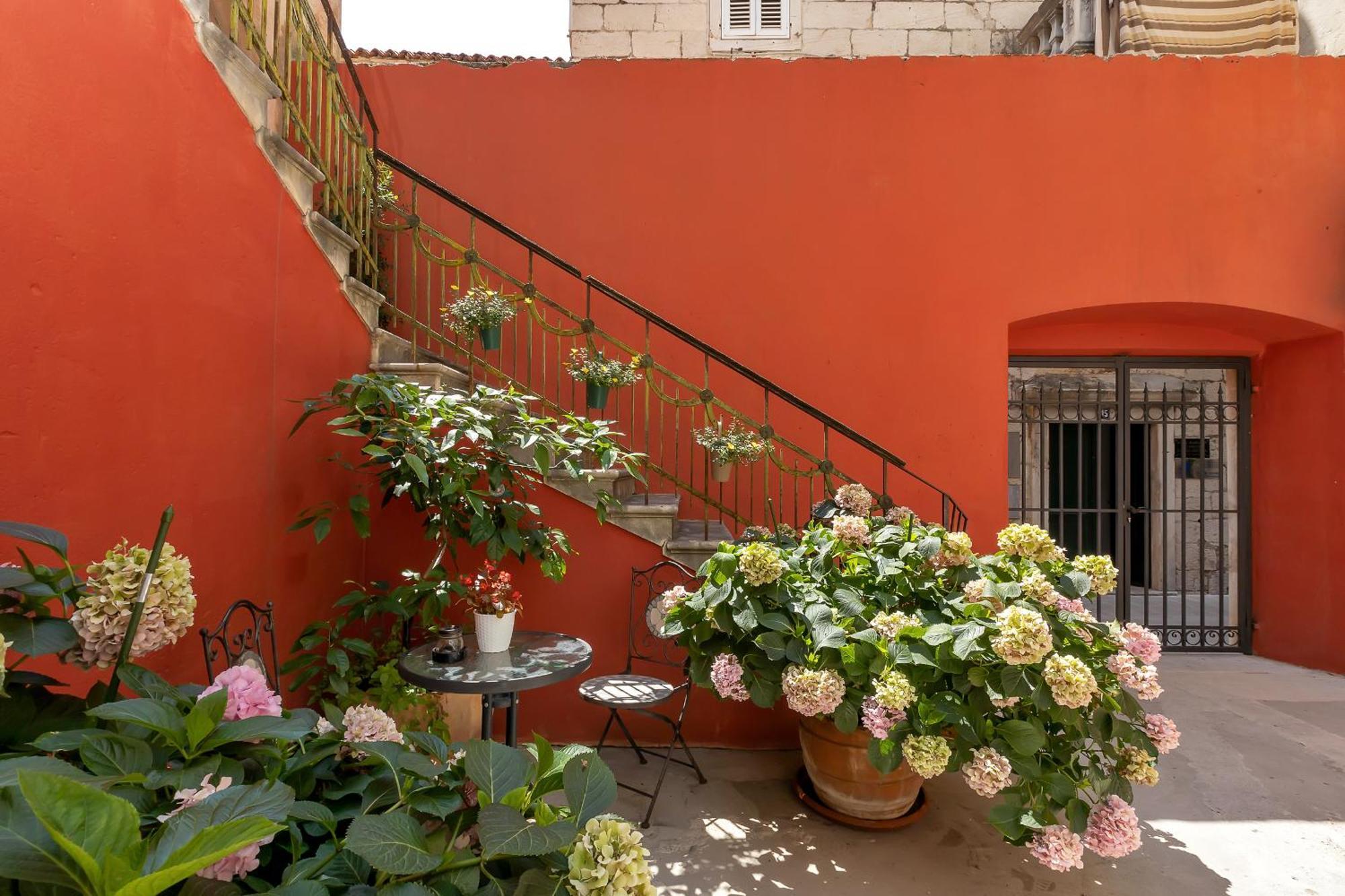 City Center Apartment Dvor Kalalarga Μακάρσκα Εξωτερικό φωτογραφία