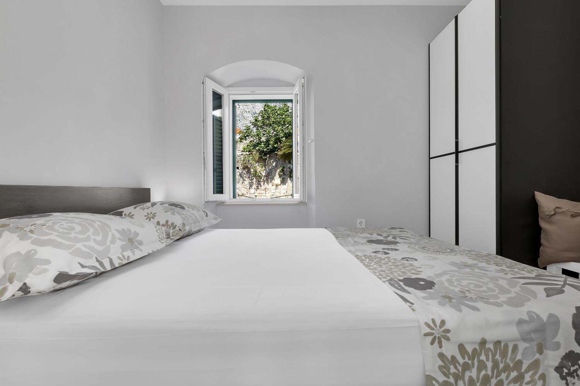 City Center Apartment Dvor Kalalarga Μακάρσκα Εξωτερικό φωτογραφία